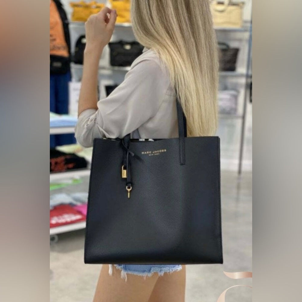 Marc Jacobs The Grind Navy Leather Tote